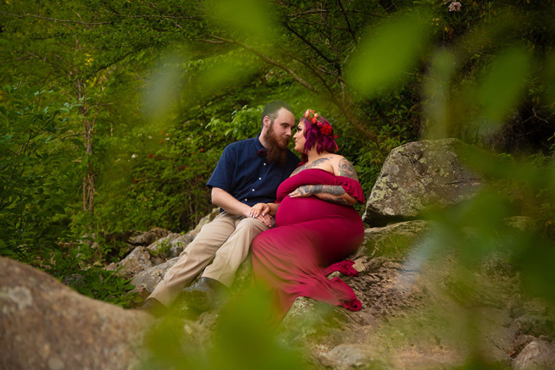 Maternity-Portraits-at-Eno-River-State-Park