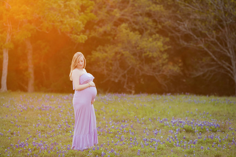 maternity-portraits-with-sunflare