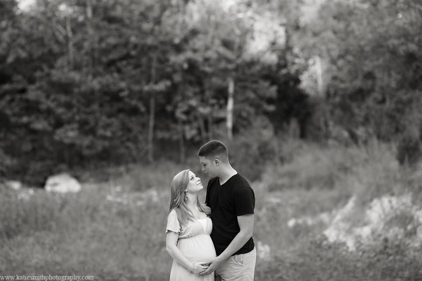 Central Texas Maternity Photographer