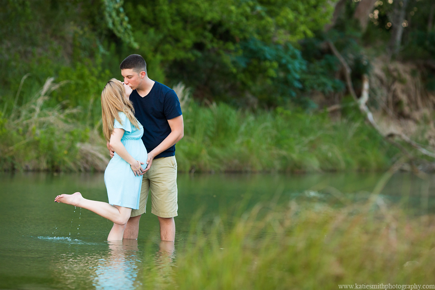 Maternity Couples Poses in Water