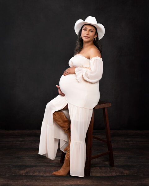 Maternity photography in studio